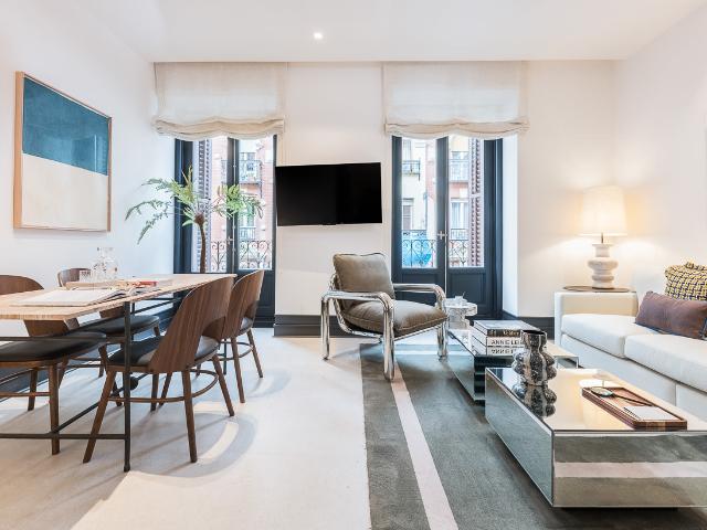 Bright 2 bedroom apartment in the Justicia area