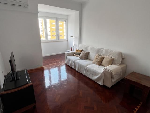 Bright 2 BedRoom Apartment in the Heart of Lisbon