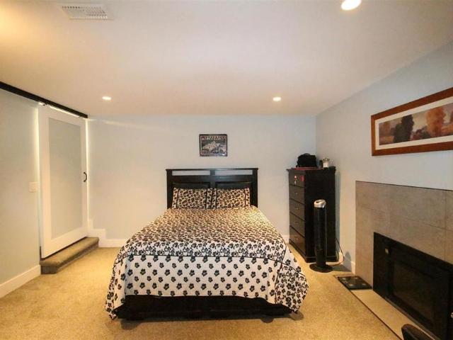 Bright 2 Bedroom Basement Suite