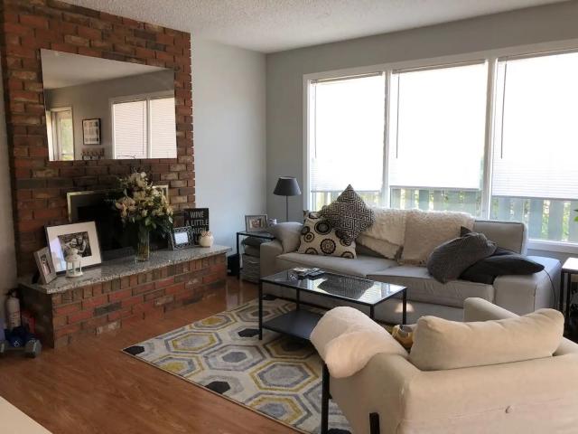 Bright 2 Bedroom Upper Suite in Killarney