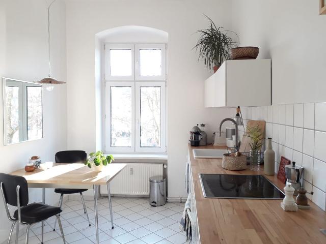 Bright 2 room apartment with balcony in Berlin Neukölln, Berlin Amsterdam Apartments for Rent