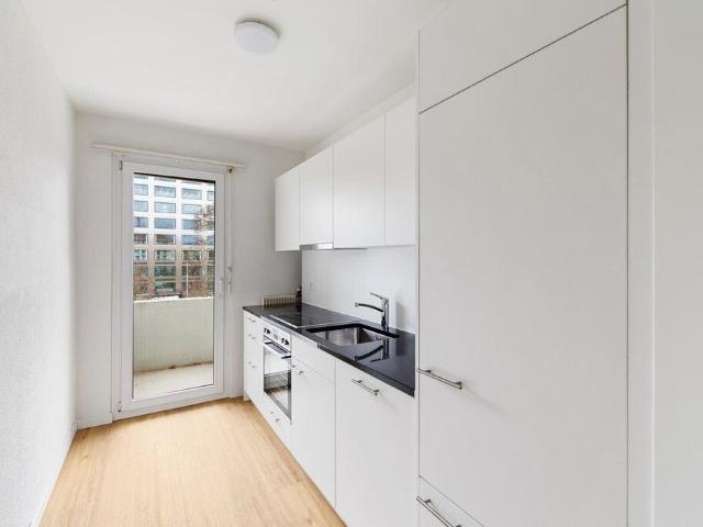 Bright 2 room apartment in a top location directly on the Rhine
