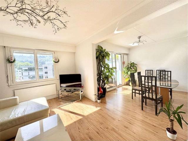 Bright 4.5 room apartment for rent in Pregassona in a residential area