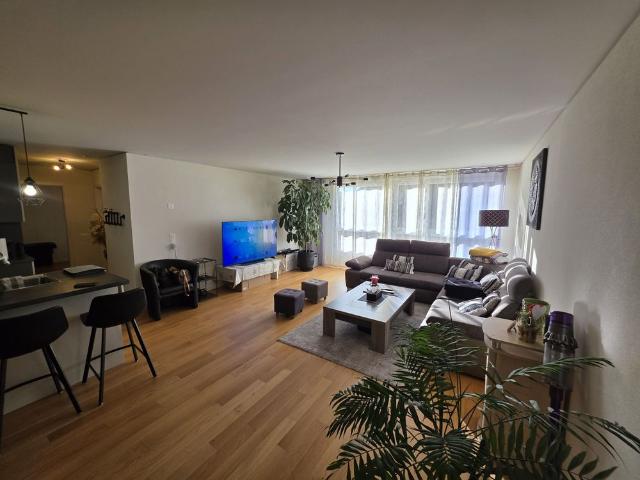Bright 4.5 room apartment in the center of La Chaux de Fonds