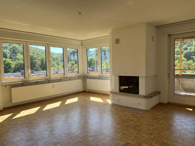 Bright 4.5 room apartment with balcony in family friendly development