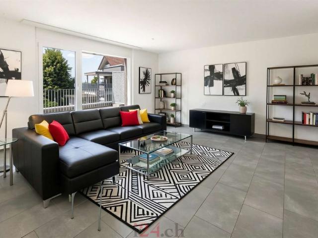 Bright 4.5 room attic apartment with lots of privacy in a good location