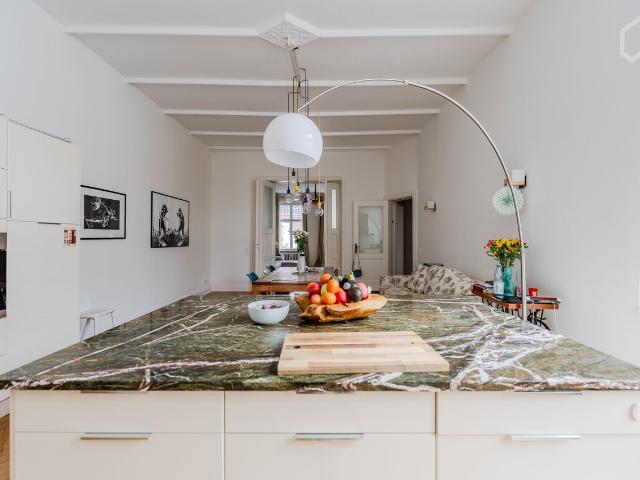 Bright 4 Bedroom Apartment in Quiet Wilmersdorf – Available Feb to Aug, Berlin Amsterdam Apartments for Rent