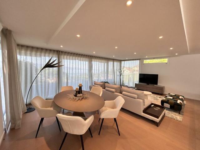 Bright 4 room penthouse in Lutry