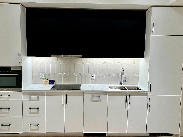 Bright Condo 1bed 1 Bath With Parking And Locker!