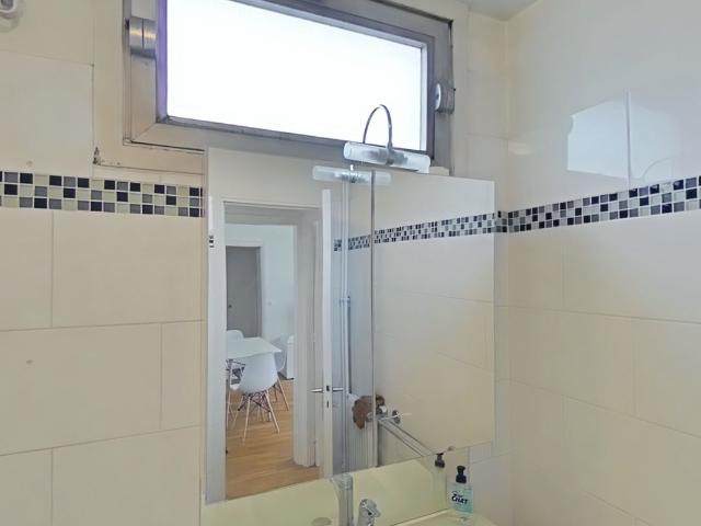 Bright, contemporary apt in Nation, Paris Amsterdam Apartments for Rent