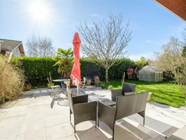 Bright Corner Villa – ideal für die Familie – mit wunderschönem Garten