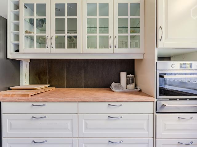 Bright, Charming, Modern & Serviced Altbau in Wilmersdorf