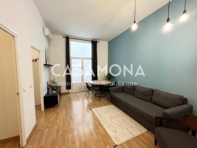 Bright and Modern 2 Bedroom Apartment in the Heart of the Gothic Quarter