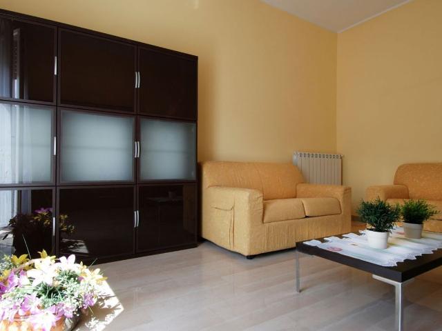 Bright and Modern One Bedroom Apartment in Bologna, Bologna Amsterdam Apartments for Rent