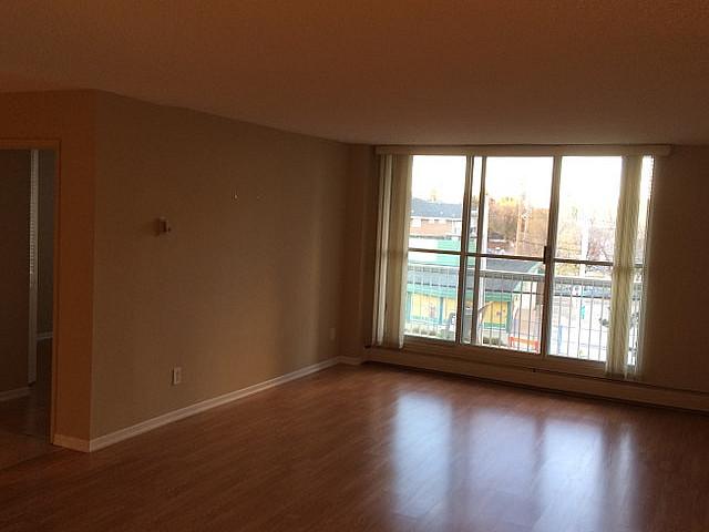 Bright And Open 1 Bed 1 Bath Condo With Underground Parking