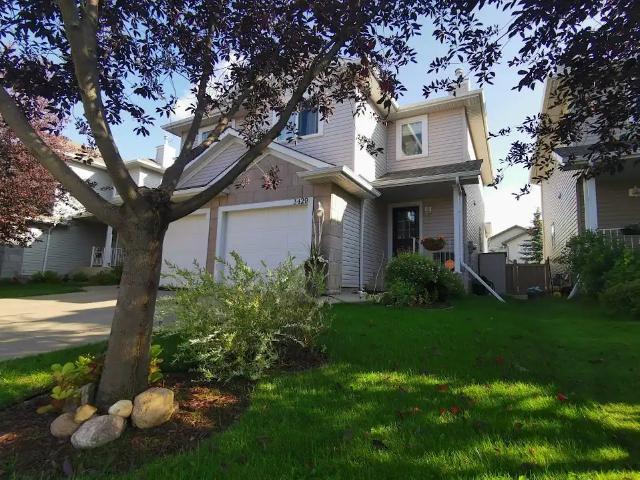 Bright and Clean Duplex Ready for Move In