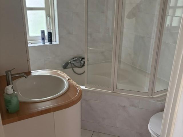 Bright and fully furnished room for rent