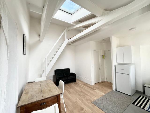 Bright and renovated Mezzanine, living room, and separate bedroom close to Luxembourg Gardens and Montparnasse, Paris Amsterdam Apartments for Rent