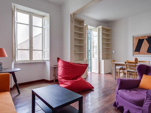 Bright and simply elegant apartment near villa Borghese Cribmed