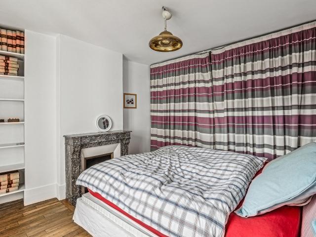 Bright and spacious apartment in the 10th arrondissement