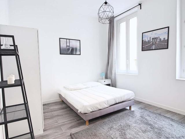 Bright and spacious bedroom 15m² MA26