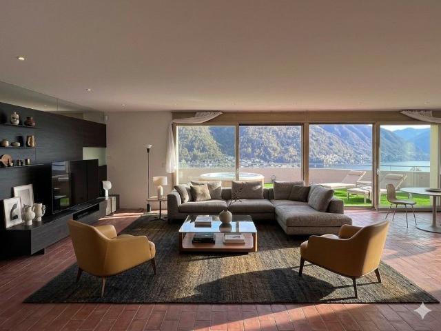 Bright and spacious end villa with lake view and garden Rent to buy