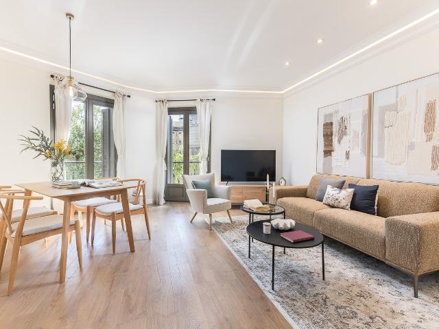 Bright and spacious three bedroom apartment in Santa Engracia