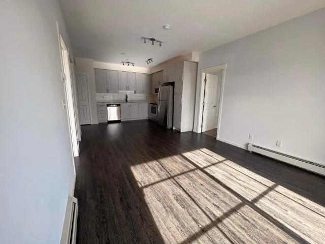 Bright and spacious 2 bedroom 2 bathroom unit