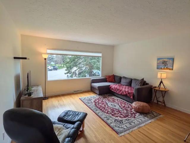 Bright and Spacious 2 Bedroom Unit