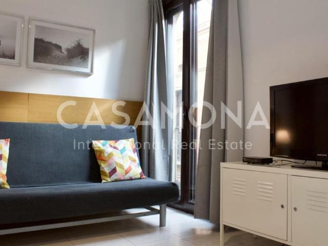 Bright and Spacious 2 Bedroom Apartment next to Plaza Reial