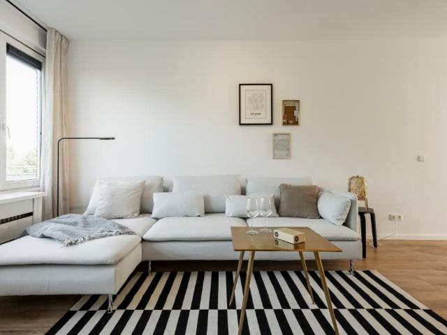 Bright and spacious 3 bedroom apartment