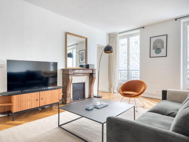 Bright and Spacious 3 Bedroom Apartment in Paris, Paris Amsterdam Apartments for Rent