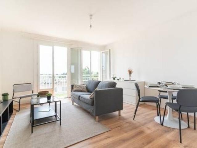 Bright and Spacious 4 BR Near Tram and Audencia