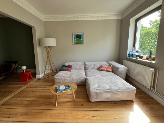 Bright Altbau Apartment near Schanze – quiet, stylish & perfect for remote work