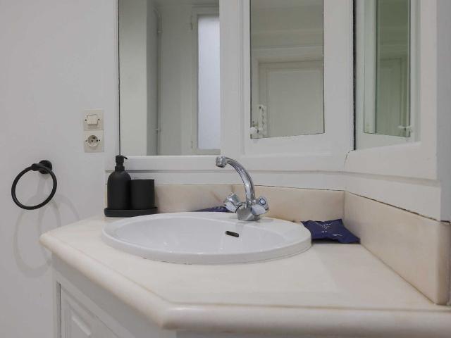Bright Apt 2BR/4P – Musée d'Orsay/Paris 7ᵗʰ, Paris Amsterdam Apartments for Rent