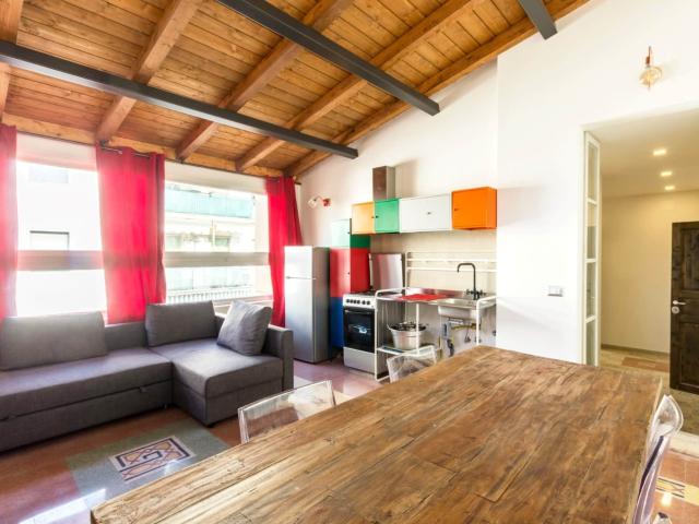Bright Apartment on Quattro Venti Cribmed