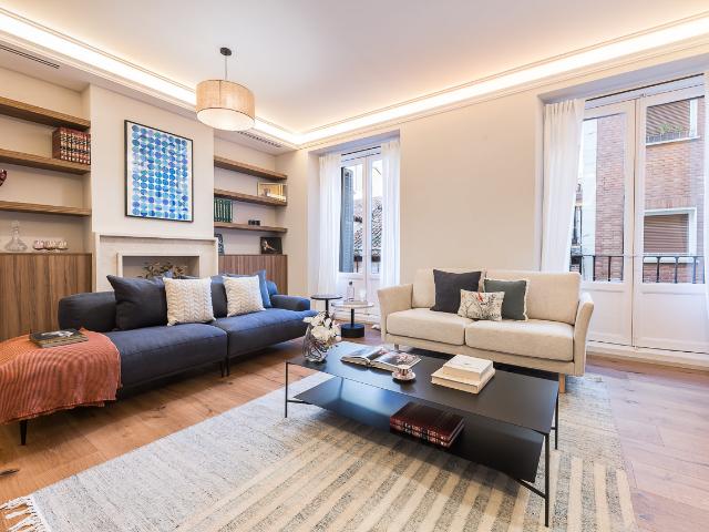 Bright apartment in Cortes area