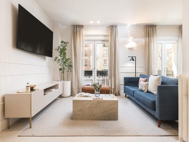 Bright apartment in the Almagro area