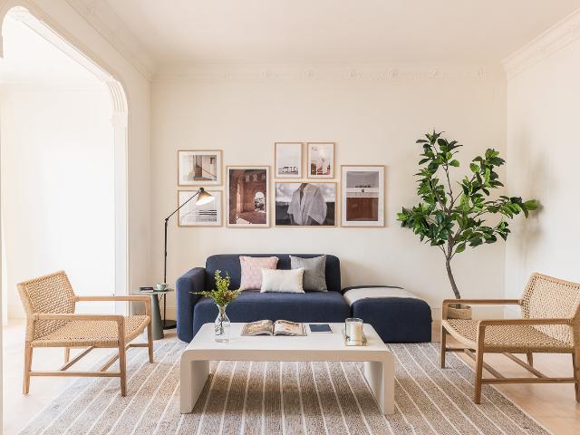 Bright apartment in the Eixample area