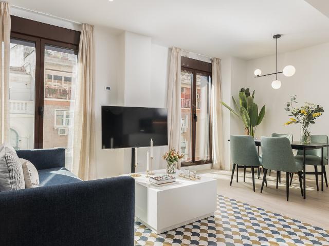 Bright apartment with 2 bedrooms and a rooftop terrace for rent