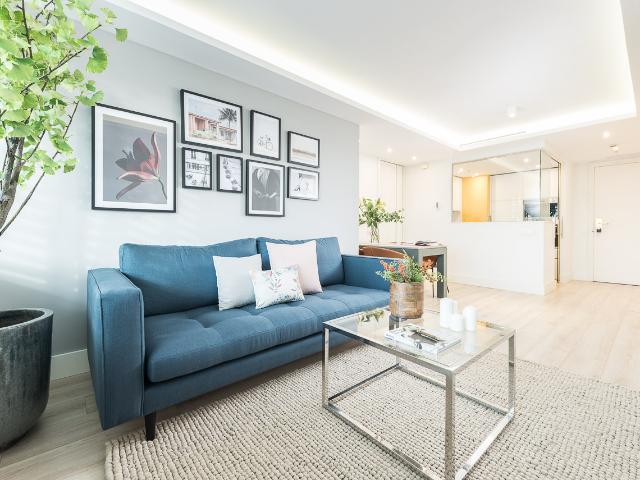 Bright Apartment with Rooftop Pool in Eurobuilding