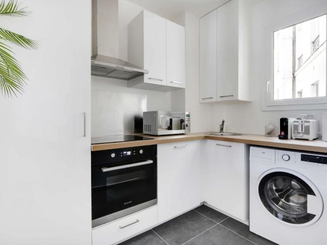Bright, beautiful loft Voltaire, Paris Amsterdam Apartments for Rent