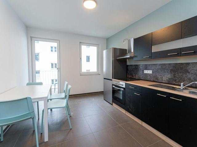 Bright bedroom close to the Schöneweide train station