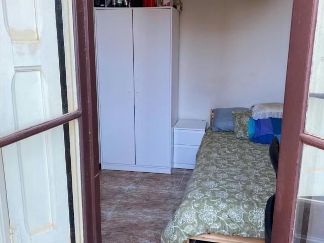 Bright double bedroom in Dreta de l'Eixample