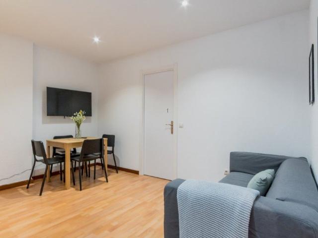Bright double room in Camino de Vinateros