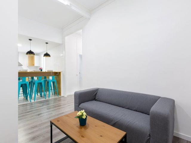 Bright double room in Barcelona