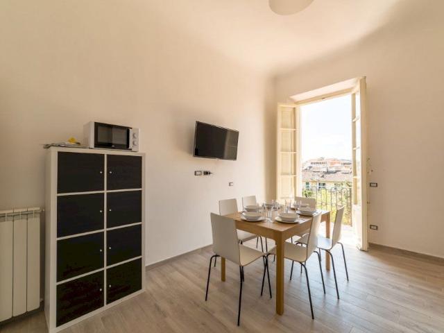 Bright double room in Via Giotto