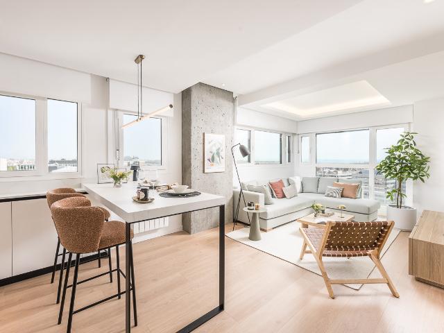 Bright designer apartment with views in Sanchinarro