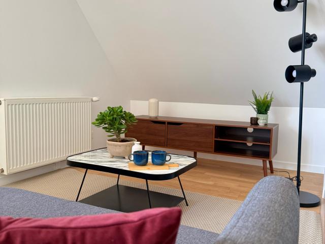 Bright & Fully Furnished Apartment with Balcony and Parking – Nanterre / Paris La Défense
