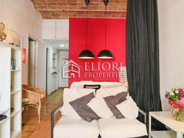 Bright, furnished and fully equipped in the best area of Poblenou